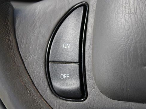 Used 2002 Lincoln Town Car Executive image 23