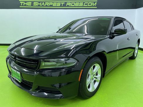 Used 2021 Dodge Charger SXT w/ Leather Interior Group RWD image 5