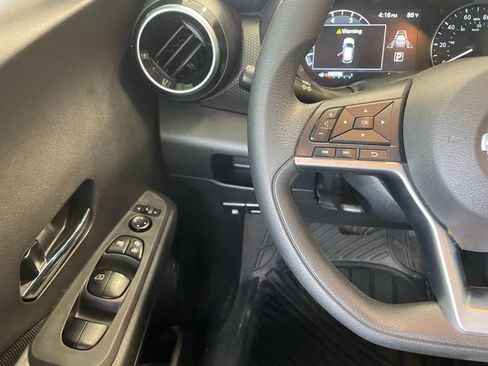 Certified 2021 Nissan Kicks SV FWD image 10