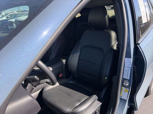 Used 2025 Ford Escape Platinum image 17