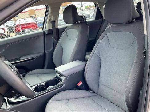 Used 2025 Kia K4 FWD image 9