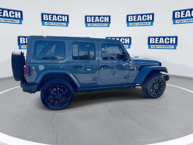 Used 2025 Jeep Wrangler Unlimited Sahara w/ Safety Group AWD/4WD image 8