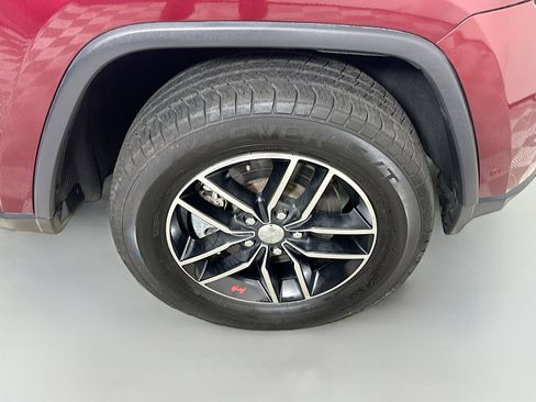 Used 2018 Jeep Grand Cherokee Trailhawk w/ Trailhawk Luxury Group image 32