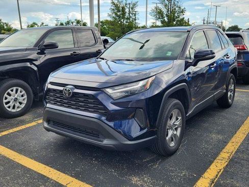 Used 2025 Toyota RAV4 XLE w/ Convenience Package AWD/4WD image 3
