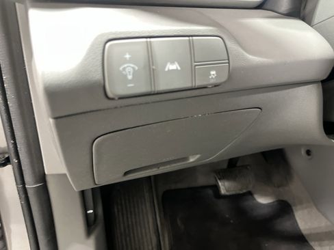 Used 2022 Hyundai Elantra SEL w/ Cargo Package FWD image 14