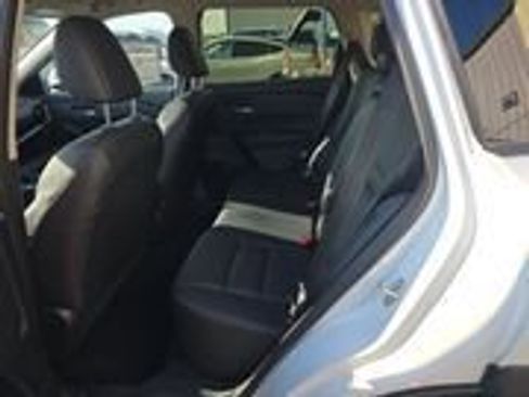 Used 2025 Nissan Rogue SL FWD image 10