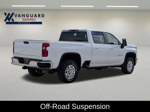 Used 2024 Chevrolet Silverado 2500 LT AWD/4WD image 7