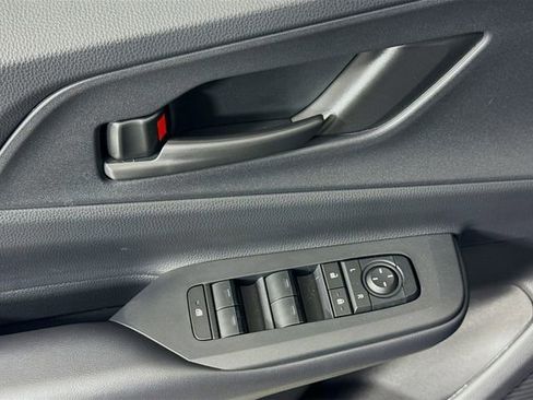 New 2026 Toyota Prius Plug-In Hybrid FWD image 17