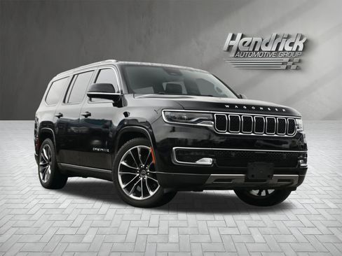 Used 2022 Jeep Wagoneer Series III w/ Premium Group I image 2