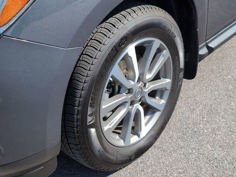 Used 2013 Nissan Pathfinder SV image 11