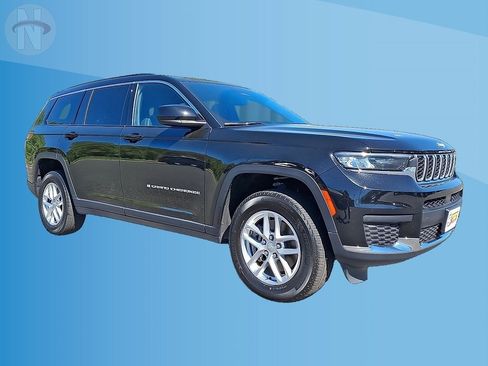 Used 2024 Jeep Grand Cherokee L Laredo AWD/4WD image 1