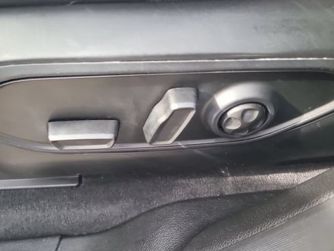 Used 2021 Jeep Grand Cherokee L Laredo AWD/4WD image 23