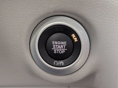 Used 2023 Chrysler Voyager LX FWD image 25