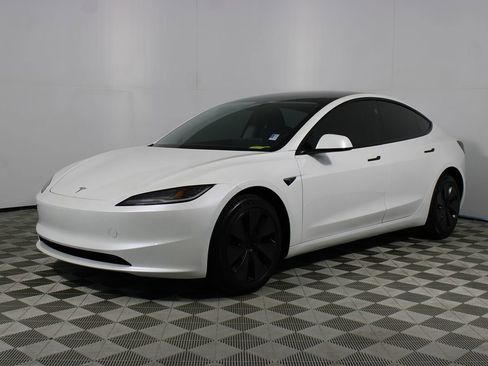 Used 2025 Tesla Model 3 Long Range RWD image 3