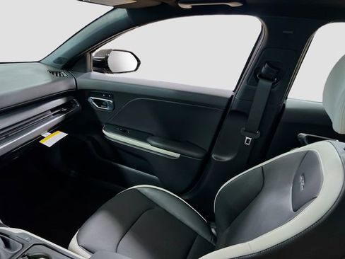 New 2025 Kia K4 GT-Line image 24