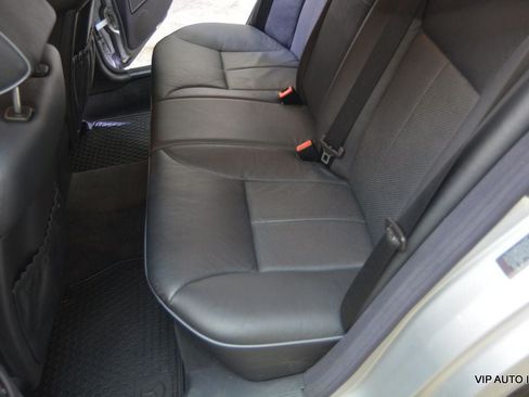 Used 2002 Mercedes-Benz E 320 Sedan image 33