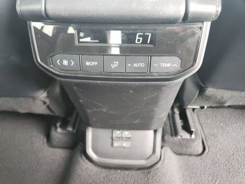 Used 2022 Toyota Highlander XSE FWD image 22