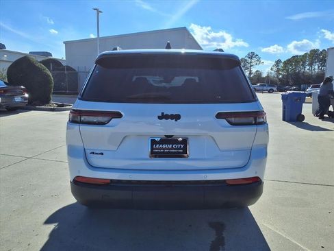 New 2025 Jeep Grand Cherokee L Altitude AWD/4WD image 6