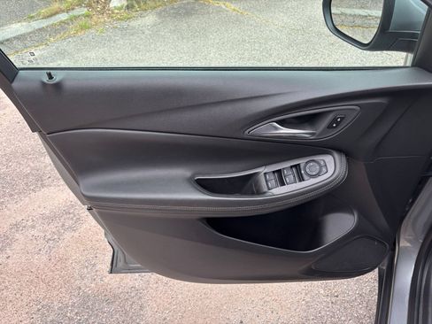 Used 2025 Buick Encore GX Preferred FWD image 18