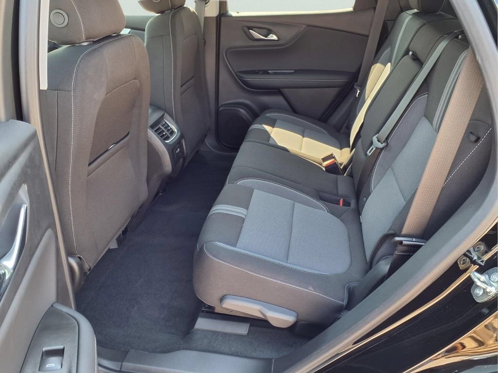 Used 2026 Chevrolet Blazer LT FWD image 23