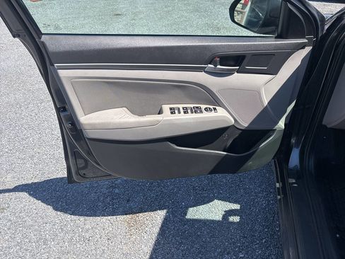 Used 2020 Hyundai Elantra SEL FWD image 10