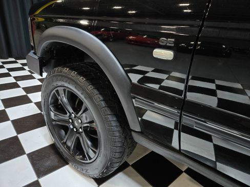 Used 2004 Land Rover Discovery SE image 23