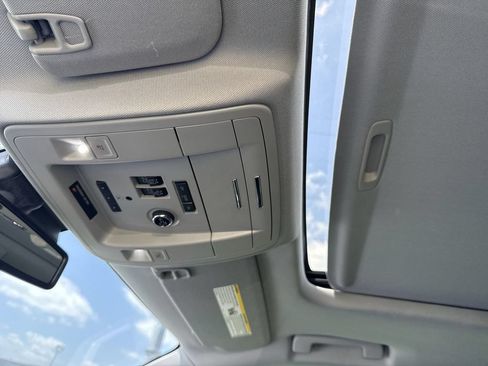 Used 2020 Chevrolet Suburban Premier AWD/4WD image 27