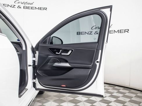 Used 2025 Mercedes-Benz E 350 4MATIC Sedan image 19