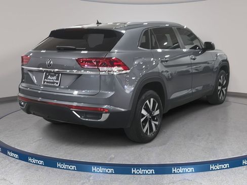 Used 2021 Volkswagen Atlas Cross Sport SE image 6