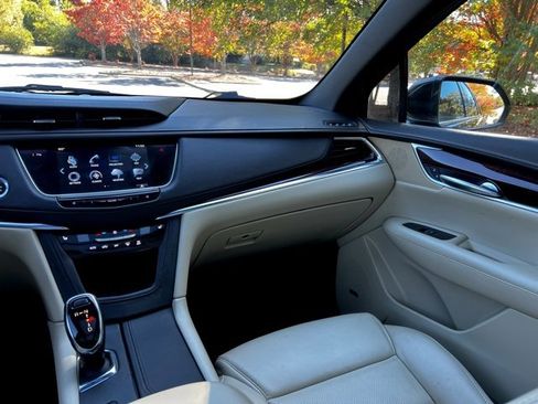 Used 2017 Cadillac XT5 Luxury w/ Driver Awareness Package image 30