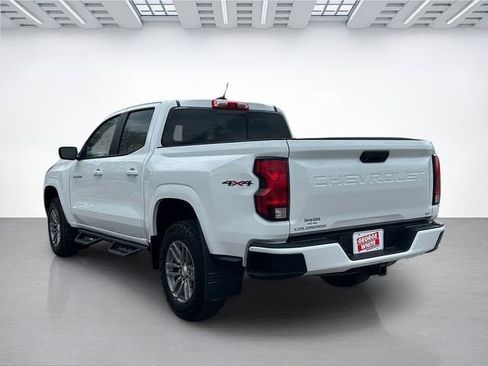 Used 2023 Chevrolet Colorado LT w/ LT Convenience Package II AWD/4WD image 6