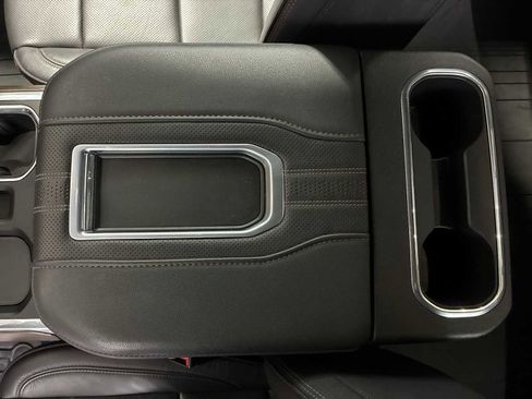 Used 2022 Chevrolet Silverado 1500 High Country w/ Technology Package AWD/4WD image 22