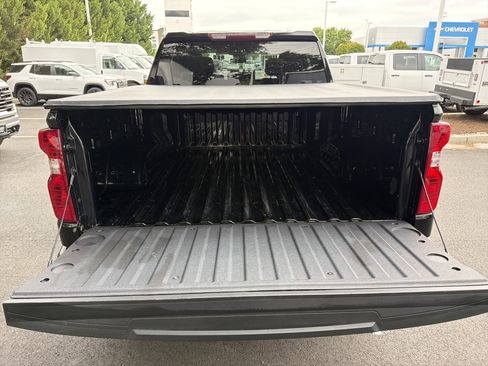 Used 2023 Chevrolet Silverado 1500 LT AWD/4WD image 31
