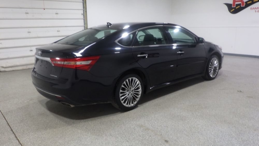 Used 2017 Toyota Avalon FWD image 4