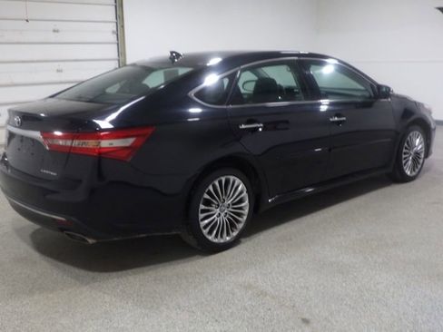 Used 2017 Toyota Avalon Limited w/ Carpet Mat Package FWD image 4