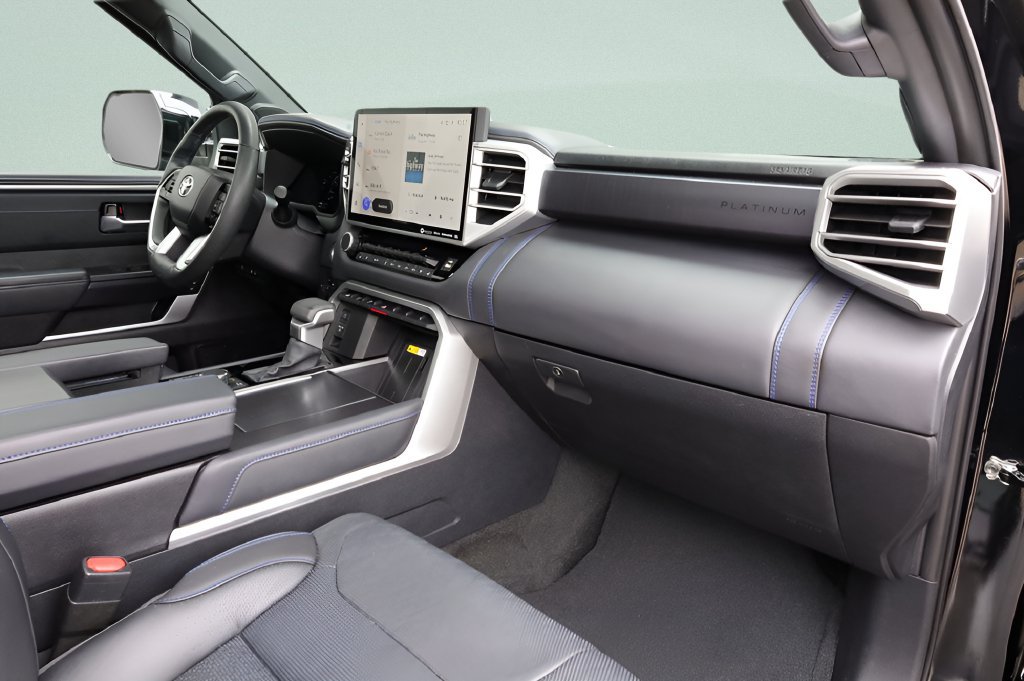 Used 2024 Toyota Tundra Platinum AWD/4WD image 27