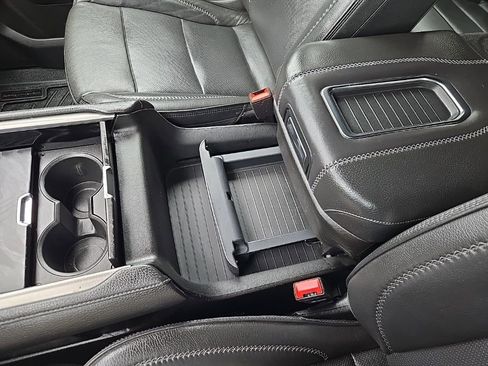 Used 2021 GMC Yukon XL Denali w/ Denali Premium Package image 38