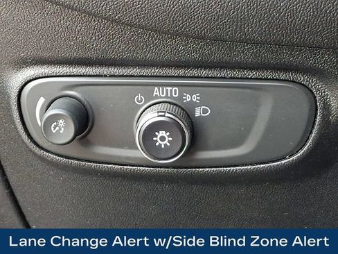 Used 2018 Chevrolet Equinox LT AWD/4WD image 9