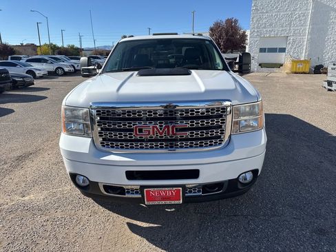Used 2014 GMC Sierra 2500 Denali w/ Suspension Package, Off-Road image 2