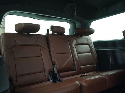 Used 2025 Lincoln Navigator Reserve image 13