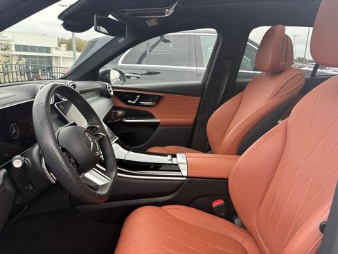 Used 2023 Mercedes-Benz GLC 300 4MATIC image 8