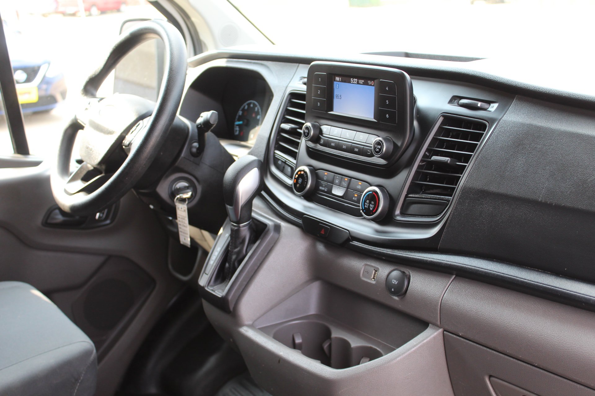 Used 2025 Ford Transit 250 Low Roof w/ Exterior Upgrade Package RWD image 15