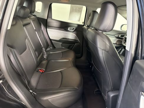 Used 2022 Jeep Compass Latitude w/ Convenience Group AWD/4WD image 29