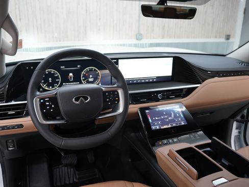 Used 2025 INFINITI QX80 Luxe image 11
