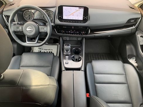 Used 2022 Nissan Rogue SL w/ SL Premium Package image 16