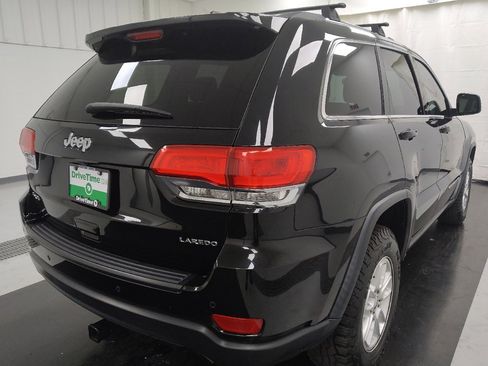 Used 2019 Jeep Grand Cherokee Laredo image 9