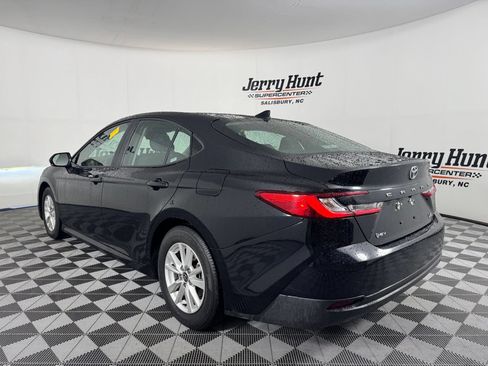 Used 2025 Toyota Camry LE FWD image 9