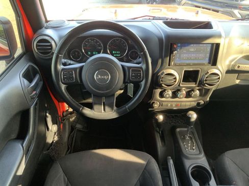 Used 2015 Jeep Wrangler Unlimited Sport w/ Connectivity Group AWD/4WD image 21