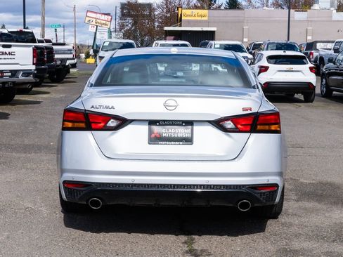 Used 2023 Nissan Altima 2.5 SR FWD image 5