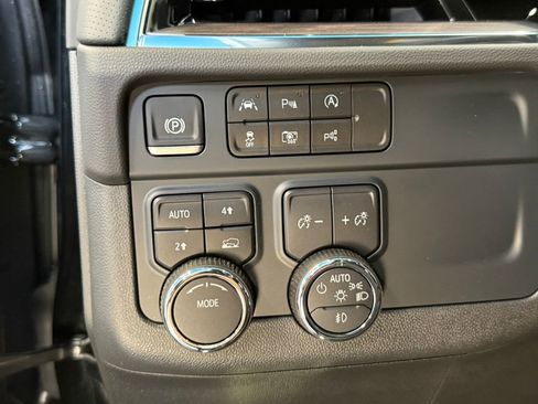 Used 2025 Chevrolet Tahoe Premier AWD/4WD image 7